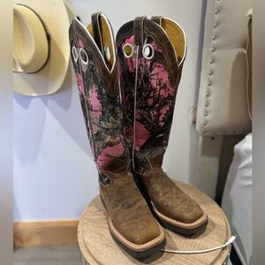 Gently Worn Justin Pink Camo Snake Boots